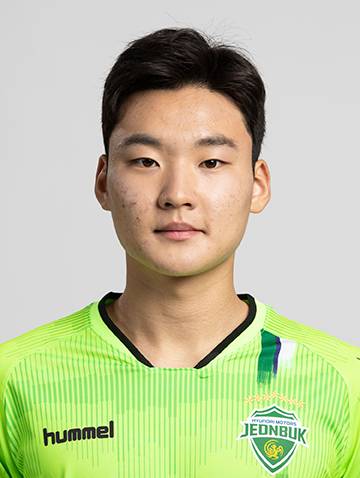 https://img.yixiao17.com/img/football/player/c1afffab38064f1dc40df4f2b173d19a.jpg